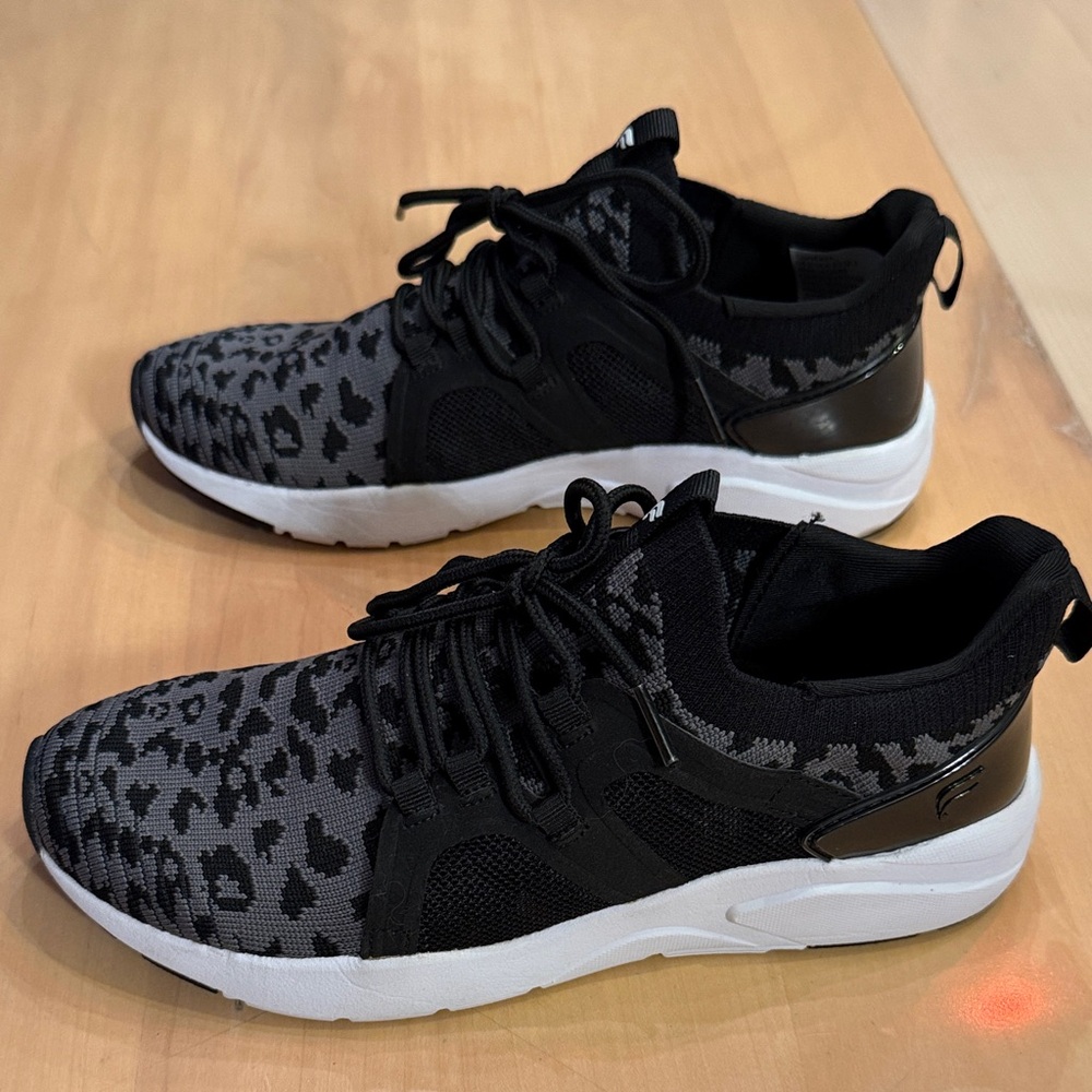 Fabletics Women’s Caheunga Performance Sneakers I… - image 4